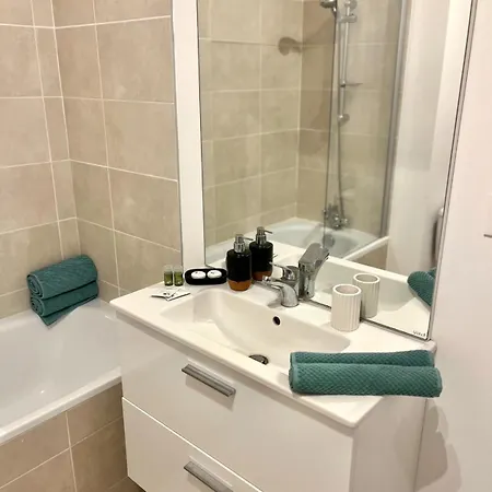 Beautiful Flat In Port Marianne With Parking * מונפלייה