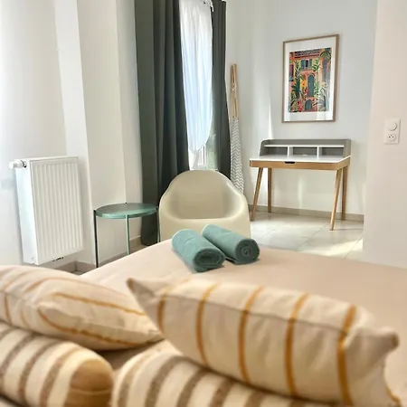 Beautiful Flat In Port Marianne With Parking *