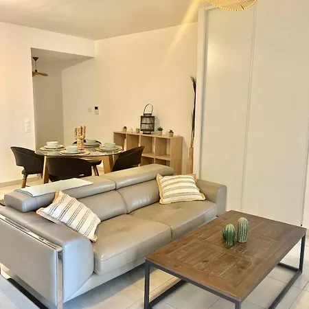 Beautiful Flat In Port Marianne With Parking Apartmán