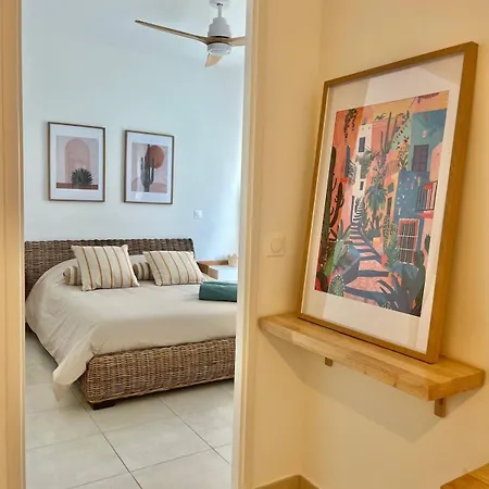 Beautiful Flat In Port Marianne With Parking דירה *